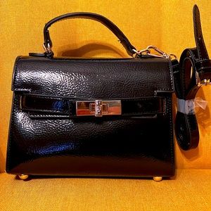 Small steve madden dignify crossbody bag in black